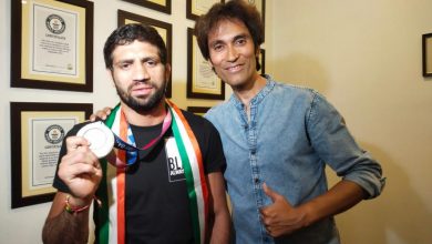 Photo of Olympic silver medalist Ravi Dahiya visits Jammu, thanks his mentor