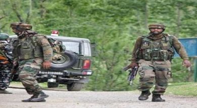 Photo of One terrorist killed in gunfight with security forces in Pulwama