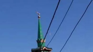 Photo of Minaret of Charar-e-Shareef tilted as earthquake hits J&K