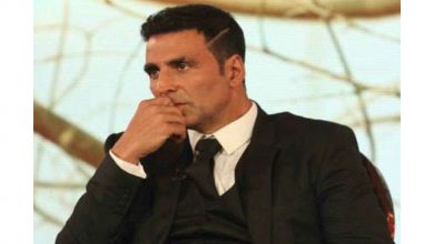 Photo of Akshay Kumar ‘salutes’ father of cop killed in Baramulla encounter: ‘A hero’
