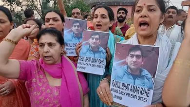 Photo of SC refuses to entertain plea seeking SIT probe into Kashmiri Pandit exodus and killings