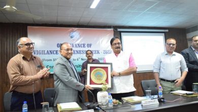 Photo of Director Anti Corruption Bureau interacts with CUJ fraternity