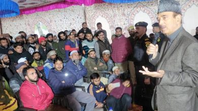 Photo of People apprise Azad about their issues