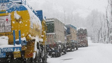 Photo of J&K: Srinagar-Leh National Highway and Mughal Road closed for vehicular traffic due to snowfall