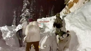 Photo of Bodies of two persons stuck due to Saadna Top closure taken to snowbound Tanghdar: Officials