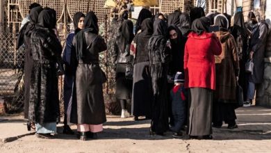 Photo of Taliban extends ban on women working for NGOs to UN’s mission throughout country