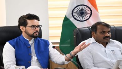 Photo of I&B Minister Anurag Singh Thakur calls upon OTT players to ensure their platforms do not propagate vulgarity & abuse