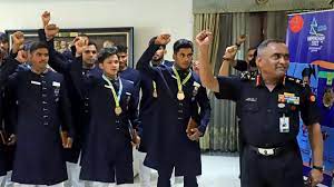 Photo of Army Chief General Manoj Pande felicitates Army personnels for participating in Asian Games
