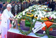 Photo of Lt Governor Manoj Sinha lays wreaths to soldiers who made supreme sacrifice fighting terrorists during an encounter