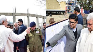 Photo of LG Manoj Sinha conducts on-site inspection of construction work of ‘Balidan Stambh’ at Pratap Park in Srinagar