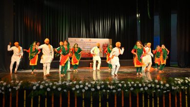 Photo of Guldasta-E-Jammu Wa Kashmir concludes, over 450 artists participated.