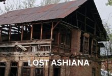 Photo of Emotional Homecoming: Kashmiri Pandit Returns to Ancestral House Discovers Ruins of the Past.
