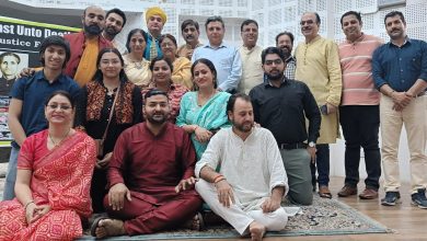 Photo of Vomedh Rangmanch stages ‘Rovmut Bhatta’; a satirical take on the plight of Kashmiri Pandits