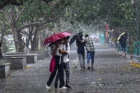 Photo of Met Department Forecasts Heavy Rain To Continue In Kerala