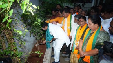 Photo of ‘Ek Ped Maa Ke Naam’: Union Minister G Kishan Reddy  Plants Sapling At BJP’s Hyderabad City Office