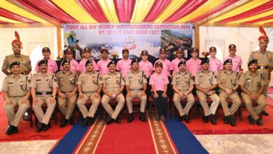 Photo of BSF  ADG (OPS) Anurag Garg flagged off all-women mountaineering team from New Delhi
