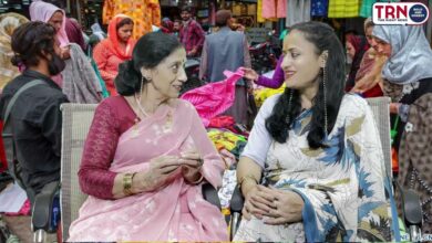 Photo of KasherKathBaath between Bharti Kaul and Suman Bhat on the topic of (Phazul Kharchi)