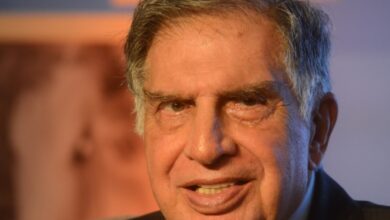 Photo of Huge crowd gathered in Mumbai to pay respects to Ratan Tata