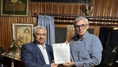Photo of LG Manoj Sinha Invites National Conference Leader Omar Abdullah To Form New Govt