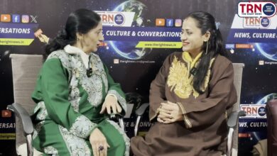 Photo of KasherKathBaath between Bharti Kaul and Suman Bhat on the topic of International Pheran Day.