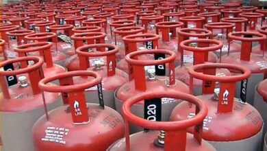 Photo of Oil marketing companies cut commercial LPG cylinder prices by ₹41 in Delhi