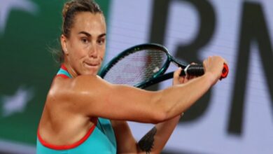 Photo of Sabalenka starts with an easy win; Oly champ Zheng Qinwen advances
