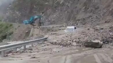 Photo of Clear weather helps expedite road restoration in Uttarkashi