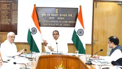 Photo of Union Agriculture Minister Holds Review Meeting on Farmers’ Grievances