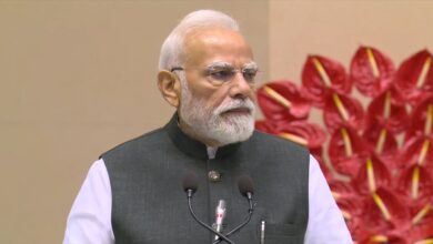 Photo of LG Manoj Sinha Thanks PM Modi, Minister Chouhan for Increasing MGNREGA Person-Days to 150 in J&K