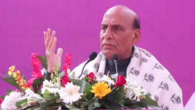 Photo of Rajnath Singh unveils portraits of Atal Bihari Vajpayee and Madan Mohan Malviya at Delhi Assembly