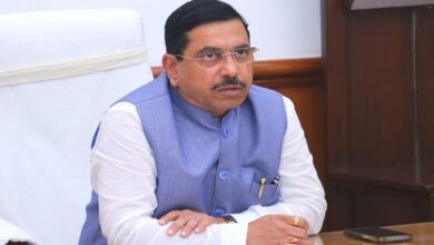 Photo of Education Minister Discusses Strategies For Strengthening Higher Education Institutions With UGC & AICTE Officials