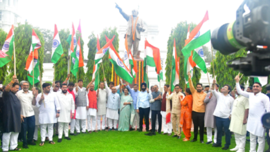 Photo of CM Rekha Gupta, MLAs Participate In Tiranga Yatra At Assembly Premises