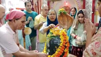 Photo of Shravan Somwar Pooja at Amriteshwar Mahadev Mandir, Saraswati Vihar